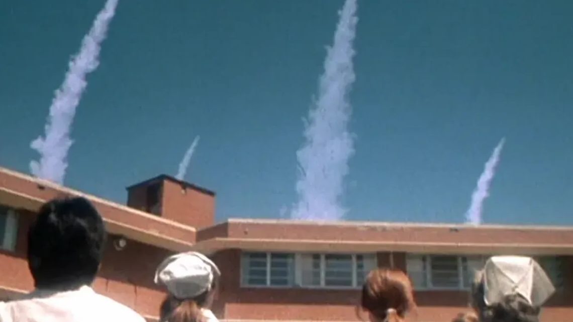 Illustrasjonsbilde fra filmen Television event - raketter som skytes opp