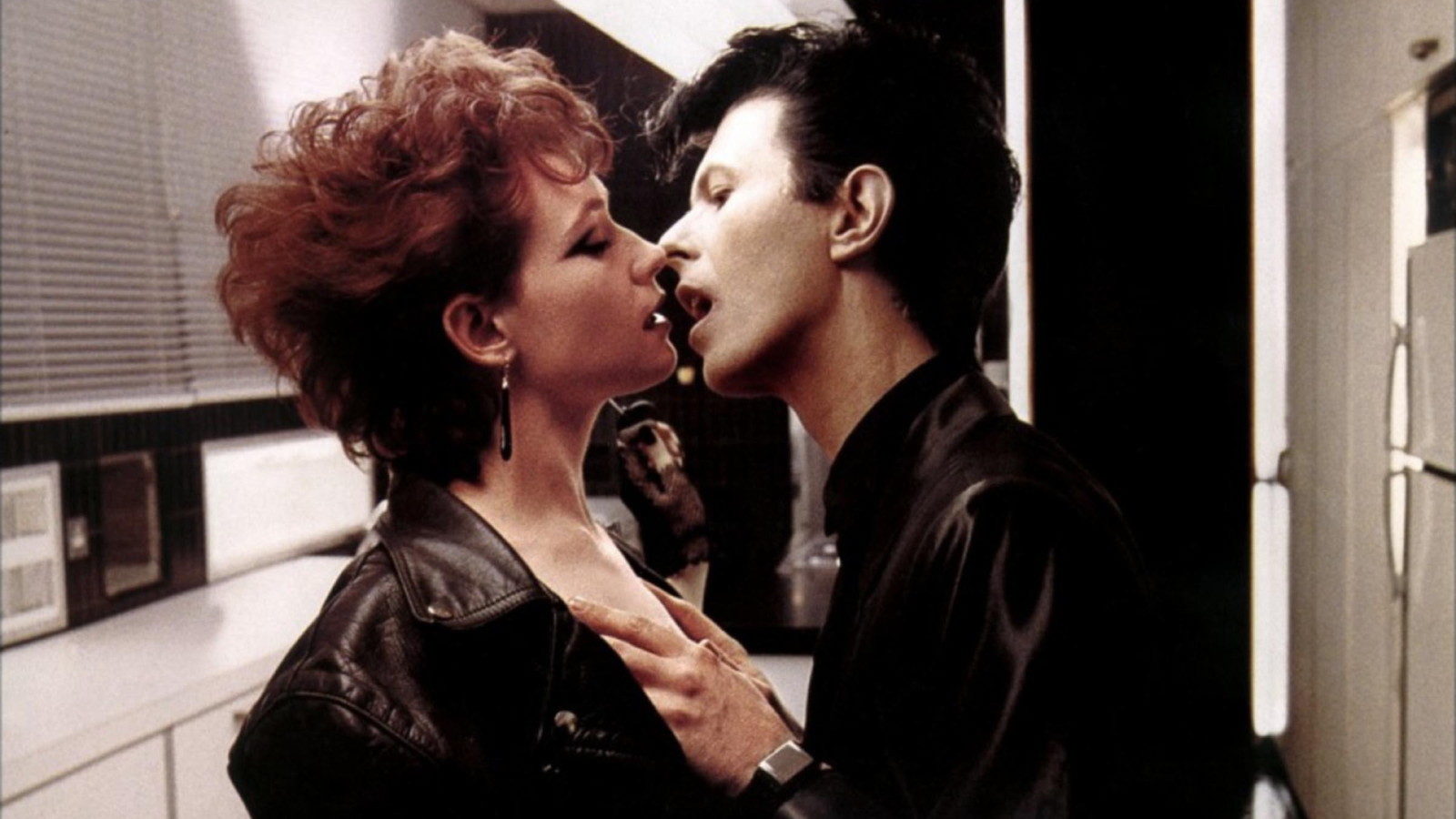 Bilde fra filmen The Hunger med David Bowie og Catherine Deneuve